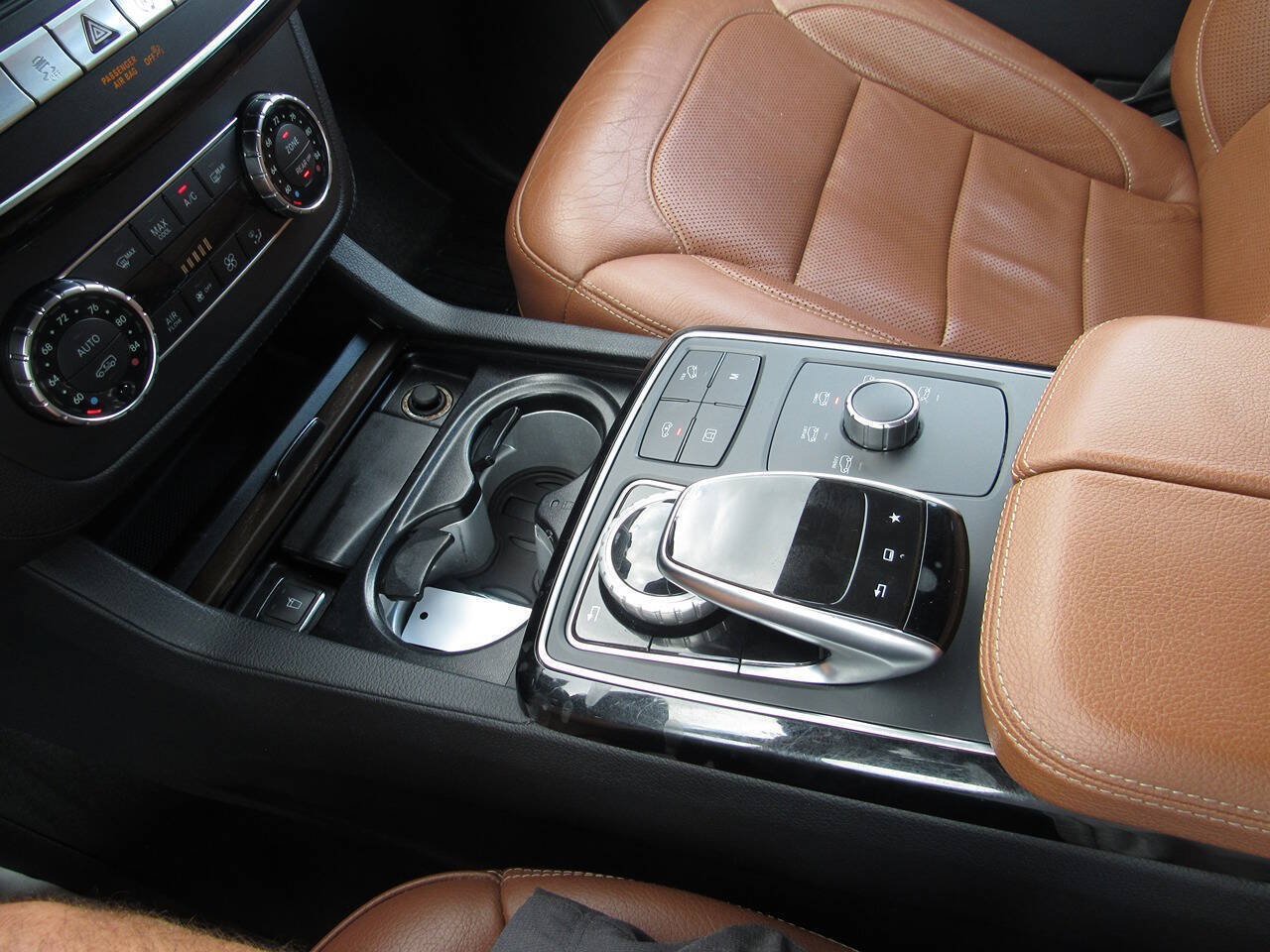 Used 2017 Mercedes-Benz GLS 550 4MATIC image 36