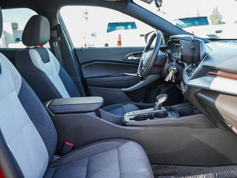 Used 2024 Chevrolet Trax RS w/ Driver Confidence Package image 17