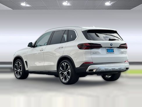 New 2026 BMW X5 xDrive50e image 3