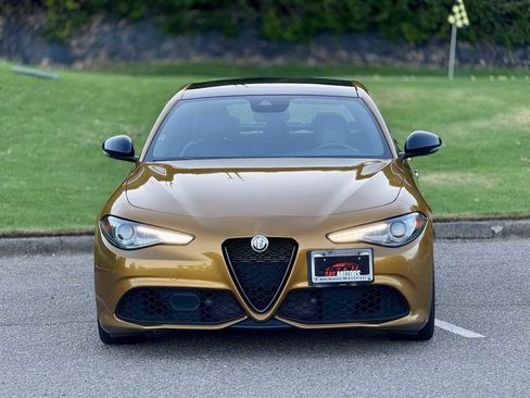 Used 2023 Alfa Romeo Giulia Veloce image 3