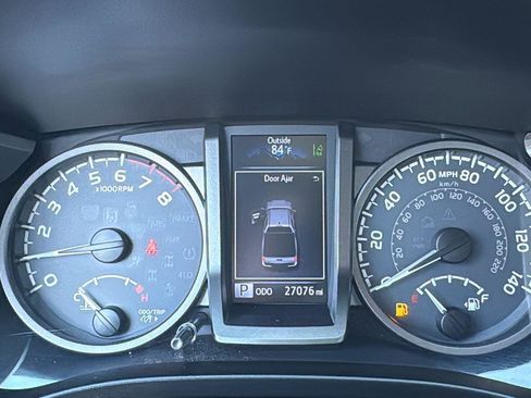 Used 2019 Toyota Tacoma TRD Off-Road image 13