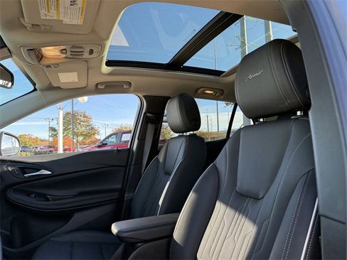 Used 2025 Buick Encore GX Avenir image 22