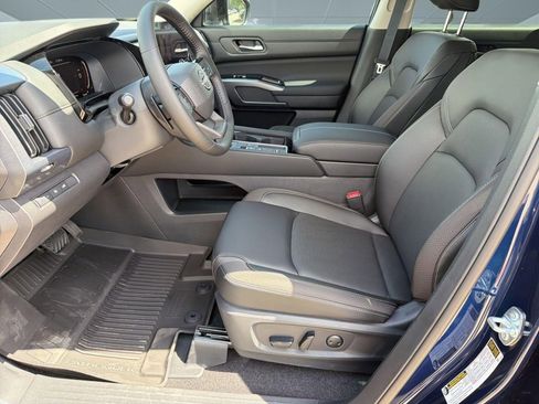 New 2026 Nissan Pathfinder SL image 5