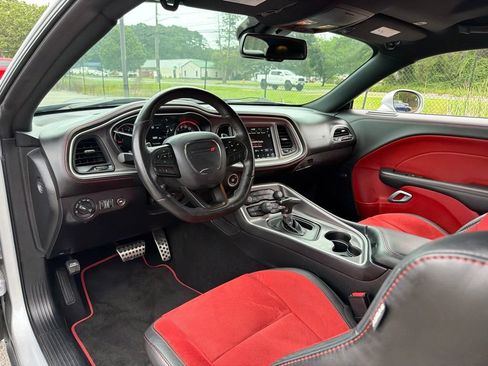 Certified 2022 Dodge Challenger R/T Scat Pack w/ Dynamics Package RWD image 8