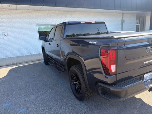 Used 2021 GMC Sierra 1500 Elevation w/ LPO, Elevation Black Package AWD/4WD image 9