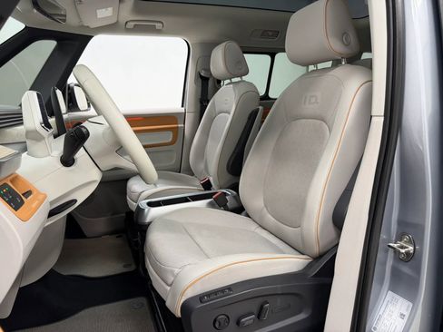 Used 2025 Volkswagen ID. Buzz 1st Edition image 15