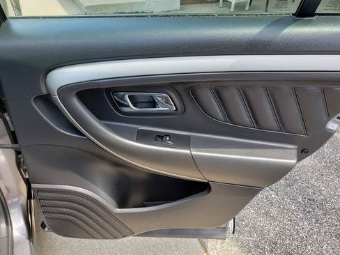 Used 2014 Ford Taurus SEL w/ Equipment Group 201A FWD image 17