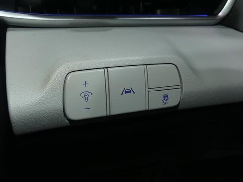 Used 2022 Hyundai Elantra Limited image 29