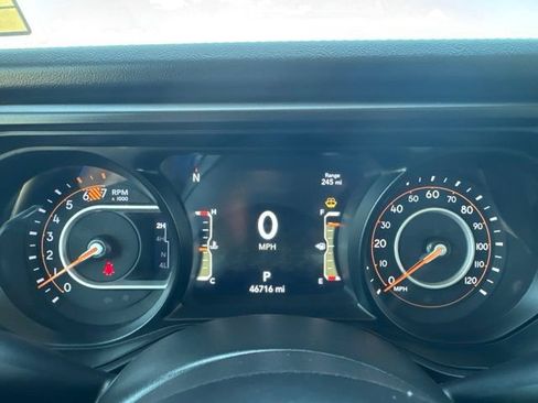 Used 2024 Jeep Wrangler Unlimited Rubicon AWD/4WD image 14