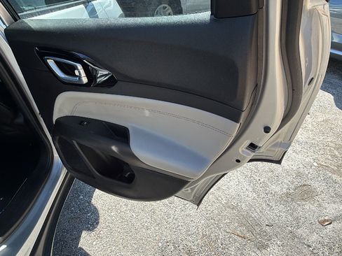 Used 2024 Jeep Compass Limited image 20