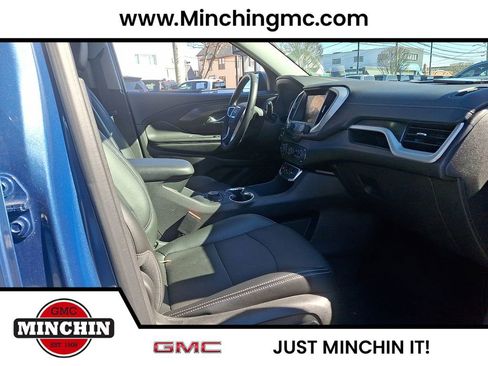 Used 2024 GMC Terrain SLT w/ Tech Package image 29