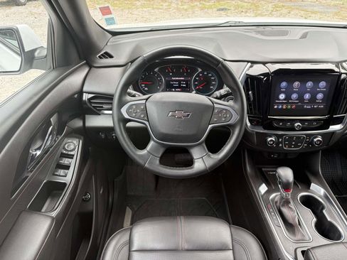 Used 2023 Chevrolet Traverse RS w/ LPO, Floor Liner Package FWD image 2