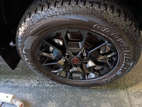 Used 2025 Nissan Armada PRO-4X AWD/4WD image 25
