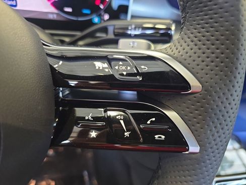 New 2025 Mercedes-Benz C 300 Sedan image 19