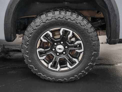 Used 2024 Chevrolet Silverado 1500 ZR2 w/ Technology Package image 13