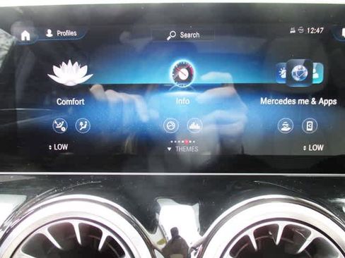 Used 2021 Mercedes-Benz GLA 250 4MATIC image 35