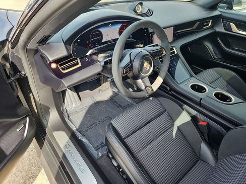 Certified 2025 Porsche Taycan 4S image 4