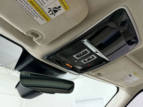 Used 2020 Land Rover Range Rover HSE image 29