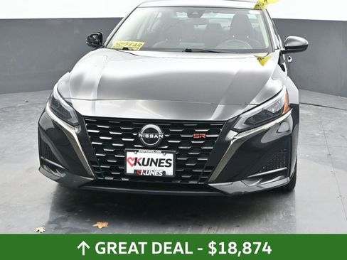 Used 2024 Nissan Altima 2.5 SR FWD image 5