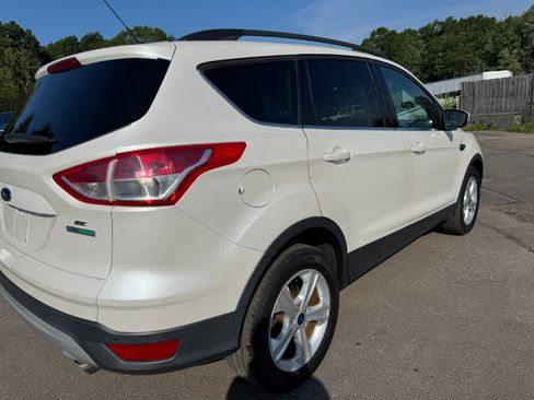 Used 2016 Ford Escape SE w/ Equipment Group 201A FWD image 11