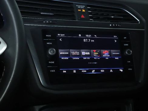 Certified 2022 Volkswagen Tiguan SE w/ Panoramic Sunroof Package image 27