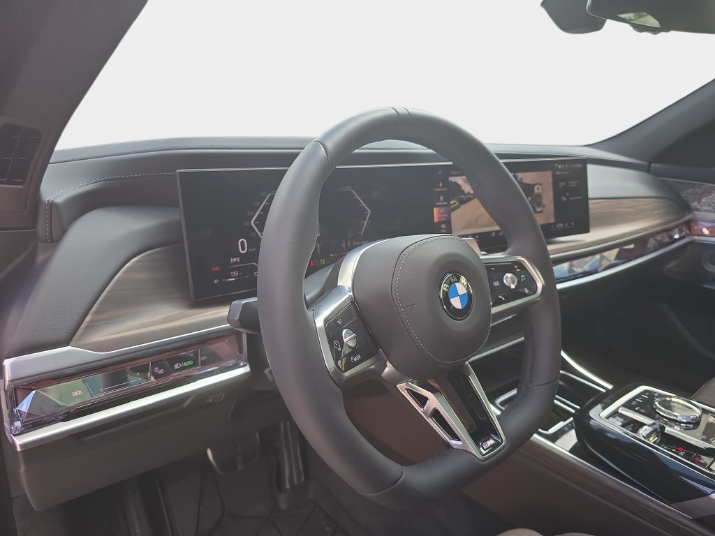 Used 2026 BMW 760i xDrive w/ Executive Package AWD/4WD image 20