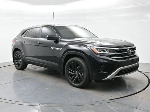 Used 2023 Volkswagen Atlas Cross Sport SE image 1
