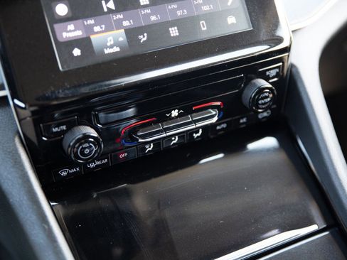 Used 2023 Jeep Grand Cherokee L Laredo AWD/4WD image 15