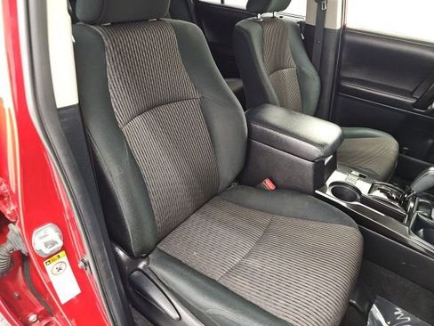 Used 2015 Toyota 4Runner Trail w/ Four Season Floor Mat Package AWD/4WD image 35