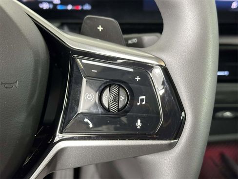 Used 2025 BMW 530i xDrive 530i xDrive w/ Premium Package image 23