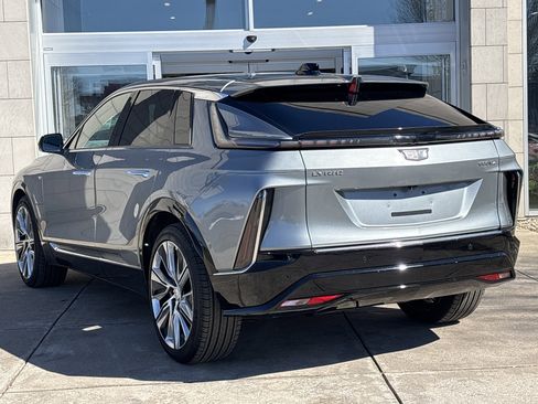 Used 2024 Cadillac Lyriq Luxury w/ LPO, Floor Liner Package image 9