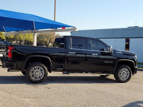 Used 2022 Chevrolet Silverado 2500 High Country image 6