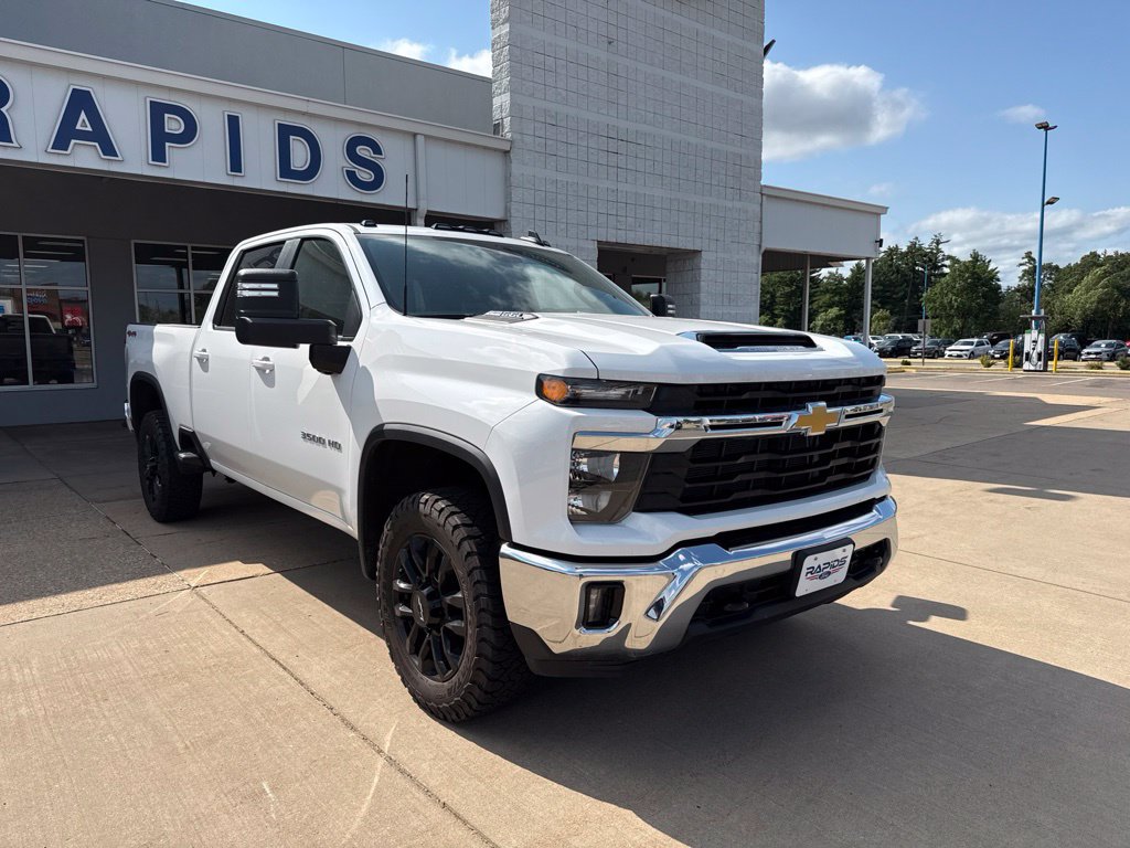 Used 2025 Chevrolet Silverado 3500 LT AWD/4WD image 1