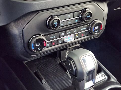 New 2026 Ford Bronco Outer Banks AWD/4WD image 24