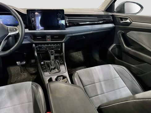 Used 2025 Volkswagen Jetta SE w/ Sunroof Package FWD image 25