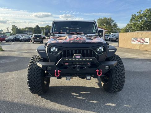 Used 2020 Jeep Gladiator Rubicon AWD/4WD image 2