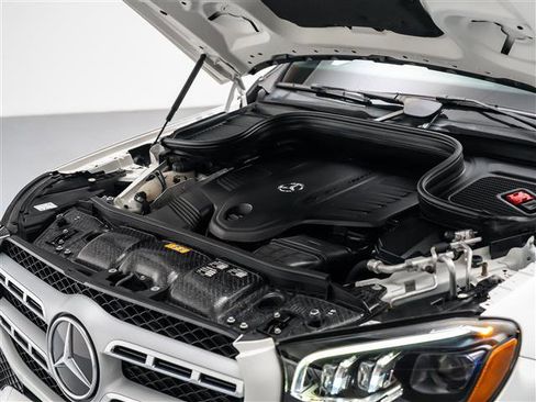 Used 2022 Mercedes-Benz GLS 450 4MATIC image 11