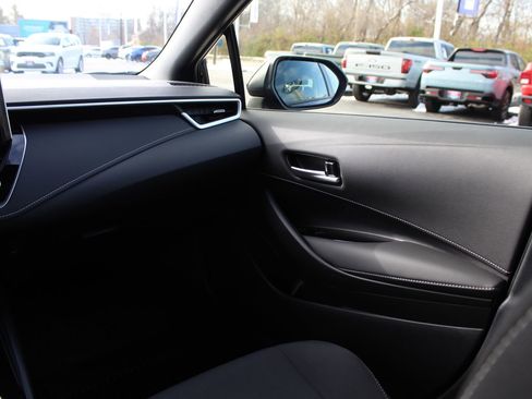 Used 2025 Toyota Corolla SE image 12