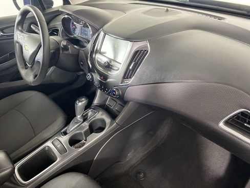 Used 2017 Chevrolet Cruze LT w/ Convenience Package image 28