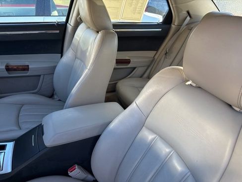 Used 2006 Chrysler 300 C image 15