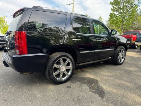 Used 2011 Cadillac Escalade Premium AWD/4WD image 11