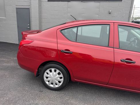 Used 2013 Nissan Versa S Plus FWD image 9