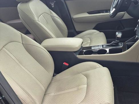 Used 2017 Kia Optima EX w/ Premium Package image 22