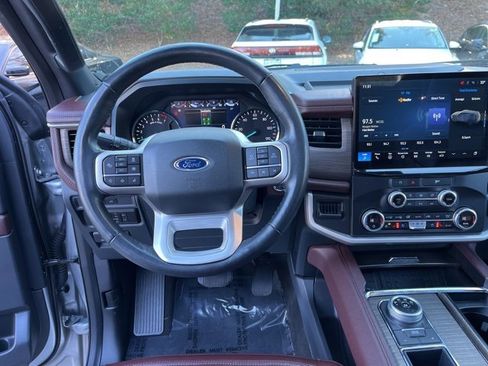 Used 2023 Ford Expedition Limited image 19