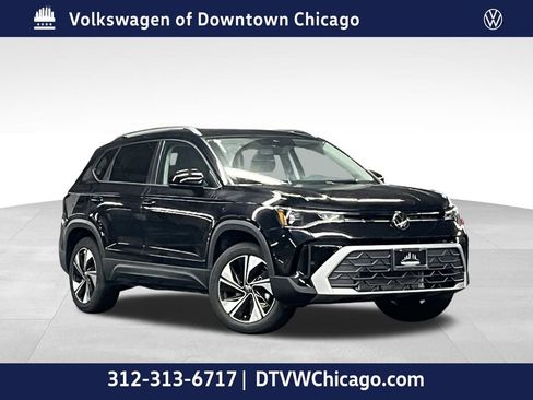 New 2025 Volkswagen Taos SE image 1