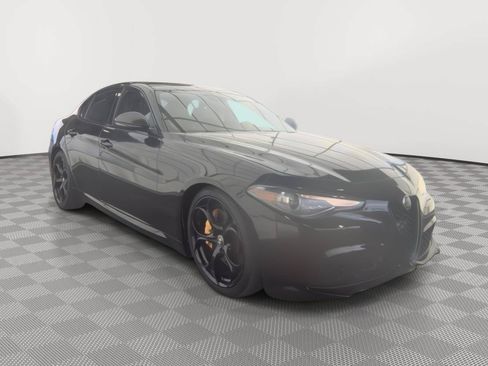 Used 2019 Alfa Romeo Giulia Ti Sport w/ Quick Order Package 22U Sport RWD image 15
