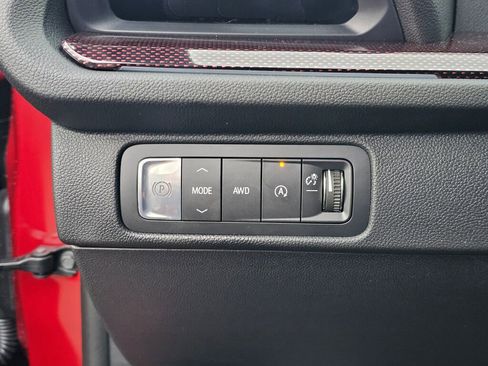 New 2026 Chevrolet Traverse Z71 w/ LPO, Floor Liner Package image 37