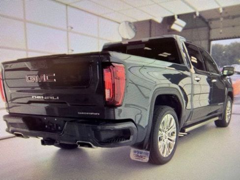 Used 2021 GMC Sierra 1500 Denali w/ Denali Premium Package AWD/4WD image 3