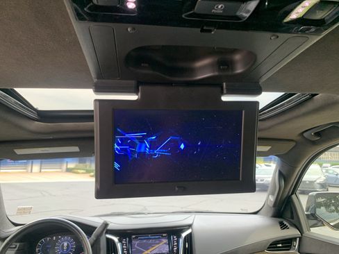 Used 2017 Cadillac Escalade Platinum AWD/4WD image 29
