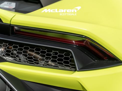 Used 2022 Lamborghini Huracan EVO image 18
